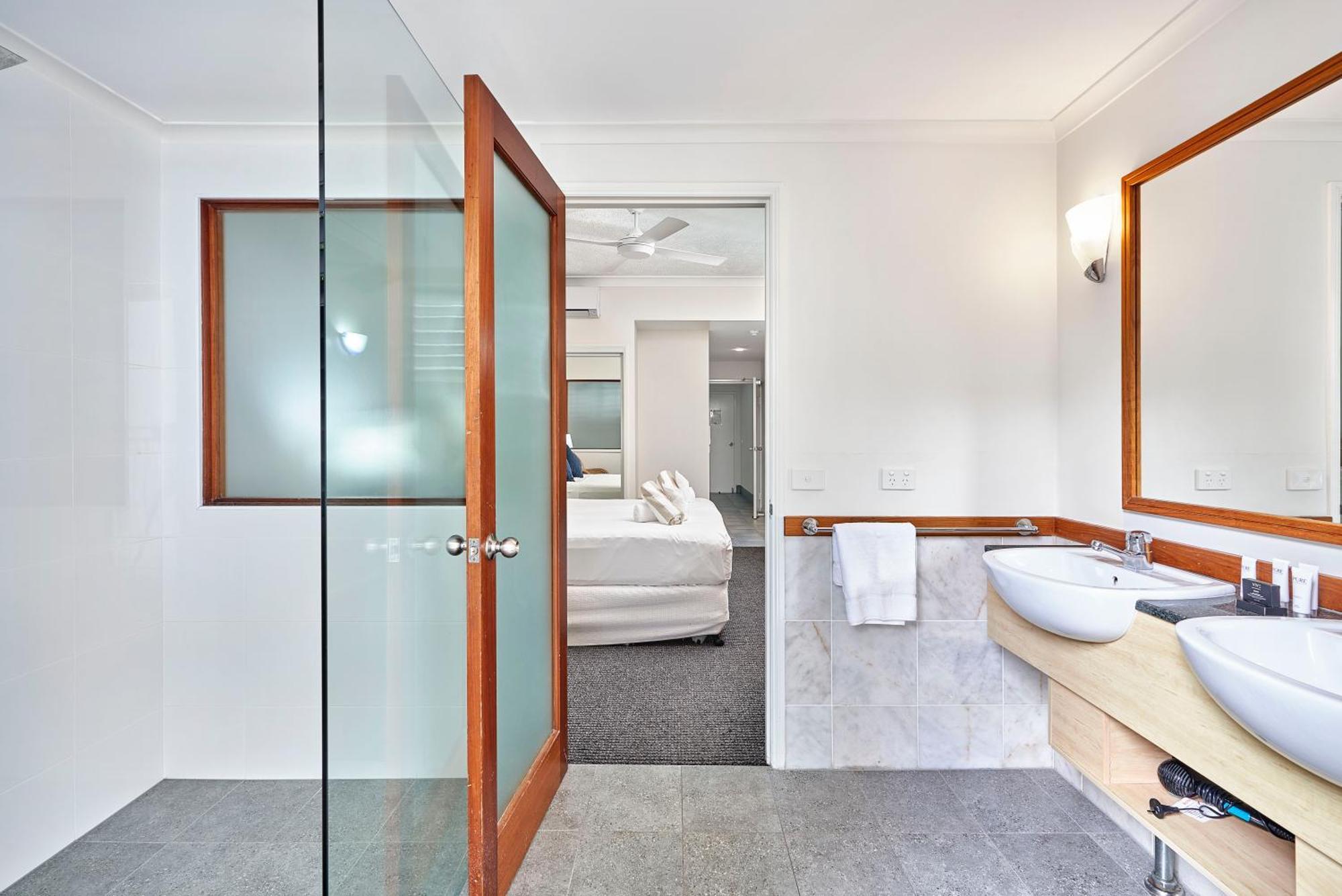 Alassio Apartments With Direct Pool Access パーム・コーブ 部屋 写真