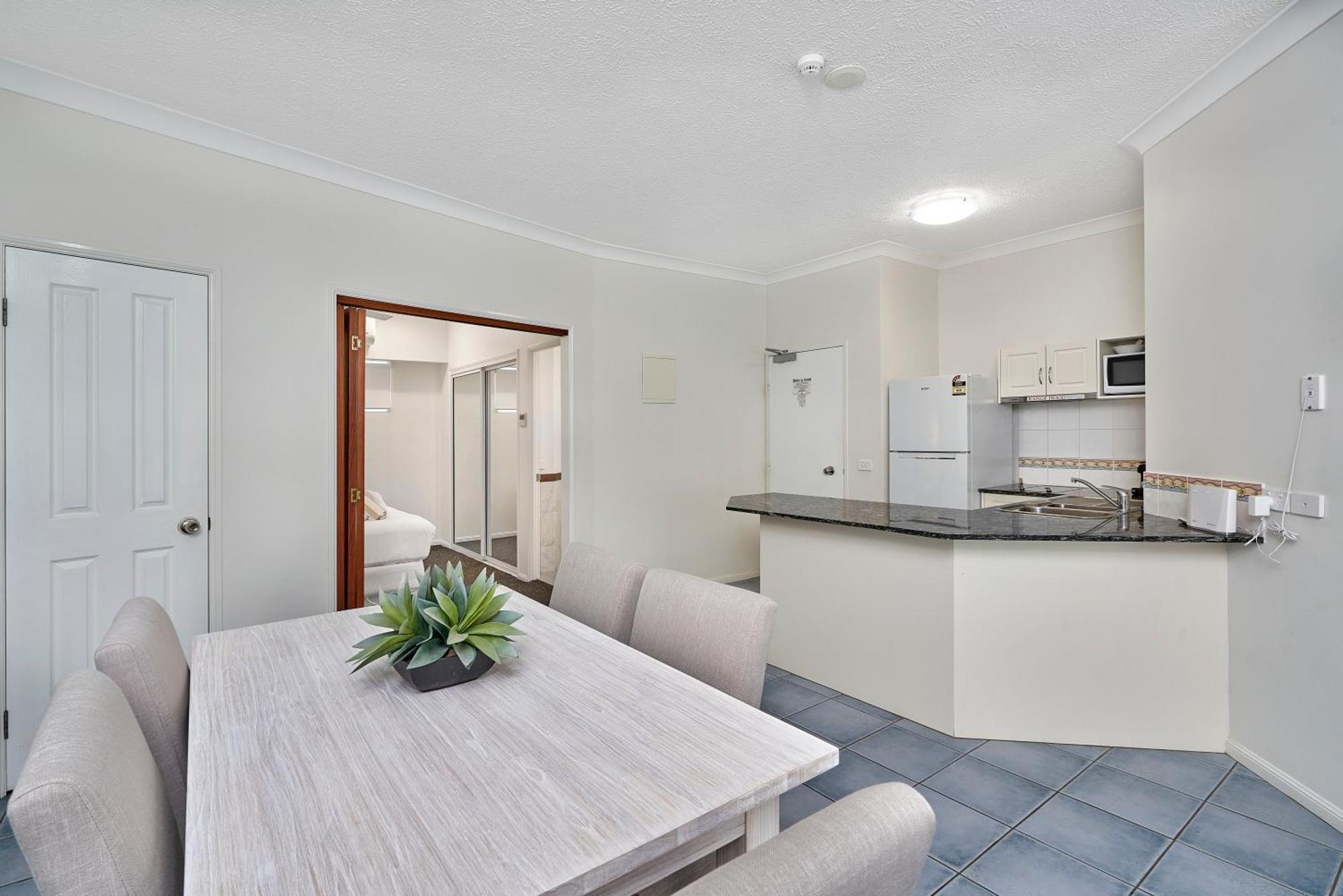 Alassio Apartments With Direct Pool Access パーム・コーブ 部屋 写真